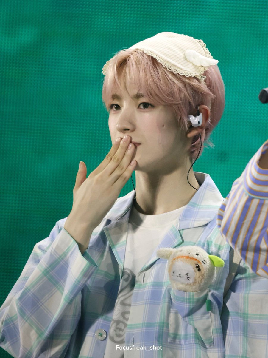 Focusfreak_Shot's tweet photo. 20260418 NCT WISH CONCERT 'INTO THE WISH : Our WISH '

엄마야 ><
나 버블냥이랑 눈 마주쳤어!! 
아이 신나 💚

#유우시 #YUSHI #ユウシ #NCTWISH #엔시티위시 https://t.co/QfHJRcQUmN