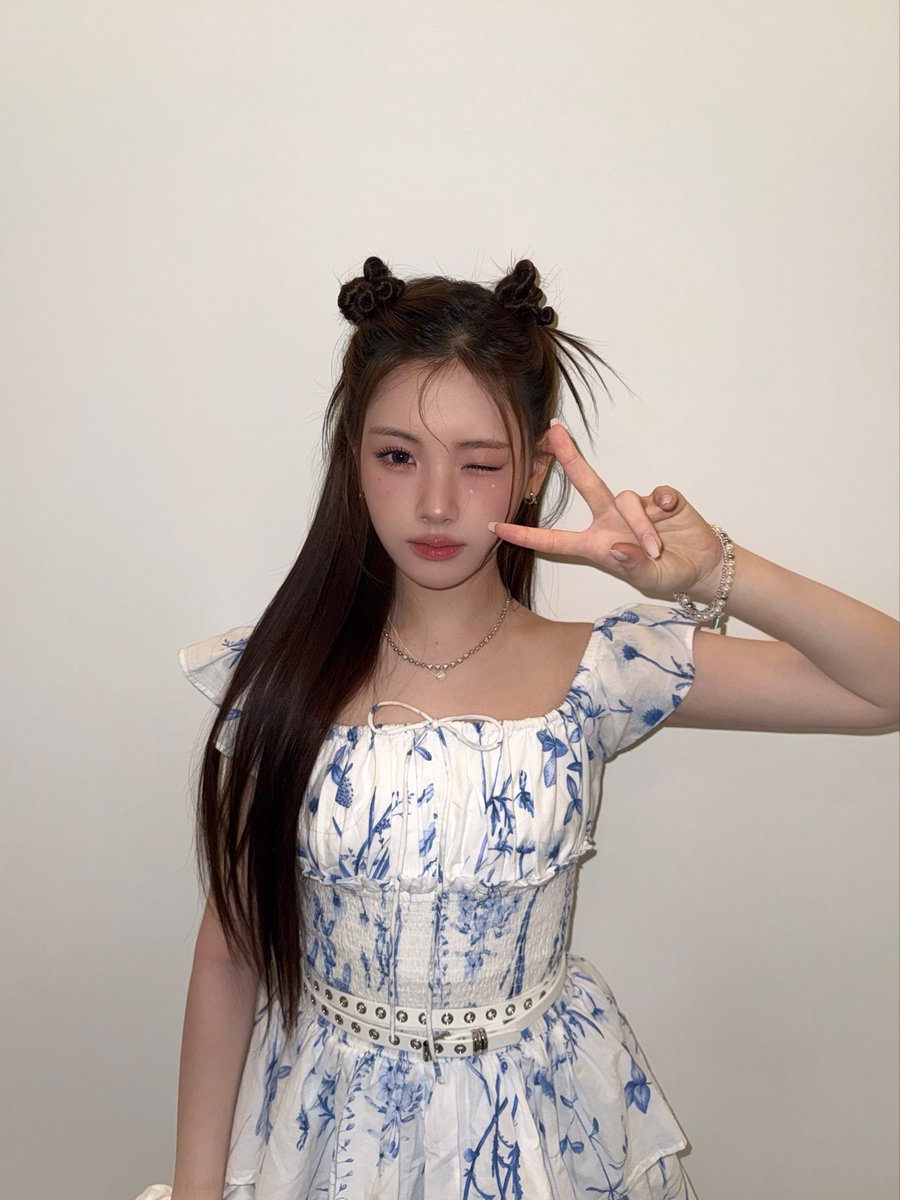 BabyDONTCry_BDC's tweet image. BDC | 260426
🍒 SBS 인기가요 ON THE GO

#BabyDONTCry #BDC #베돈크
#Yihyun #이현
#PNATION #피네이션