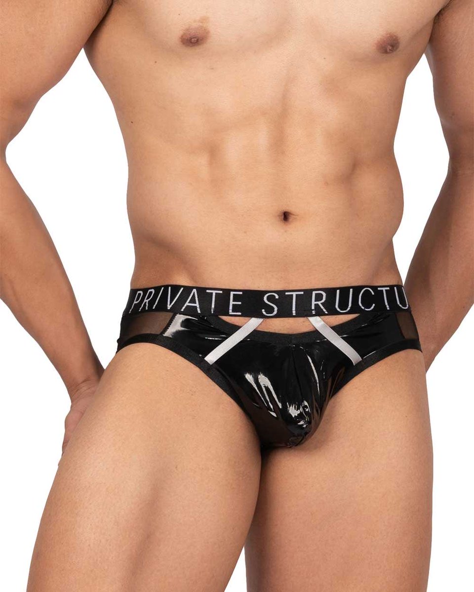 MADLifestyleHK's tweet photo. Alpha Low Waist Briefs 着落去…😈
一着就感覺到份量好重。
買一送一！Follow @PSUnderwear DM我拎優惠。

#AlphaUnderwear #MensUnderwear #Harnesses https://t.co/7vbsCwfxwB