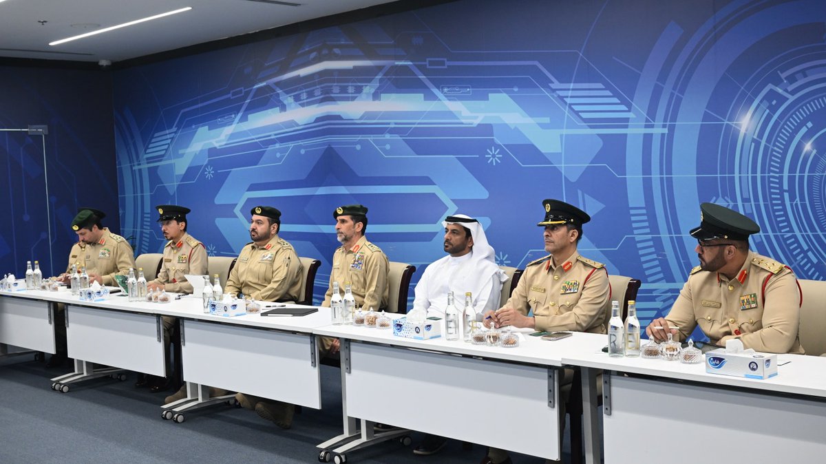 DubaiPoliceHQ's tweet photo. #أخبار | معالي الفريق عبد الله خليفة المري: مركز شرطة بردبي نموذج مُتقدم يغطي 21% من الإمارة

التفاصيل:
https://t.co/Ps2W6mlK43

#تعزيز_الأمن_والأمان 
#الريادة_الشرطية https://t.co/ACIXFp644u