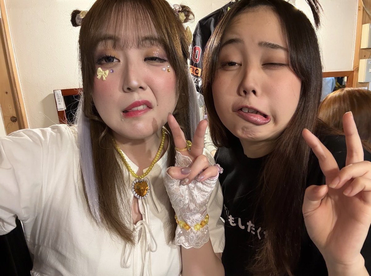 ついに千秋楽がやってまいりました💫

毎度恒例のばっちとの変顔ツーショット✌️

皆様がカレーを食べるたびにふと思い出すそんな作品になったら嬉しいです🍛

#こいカレー