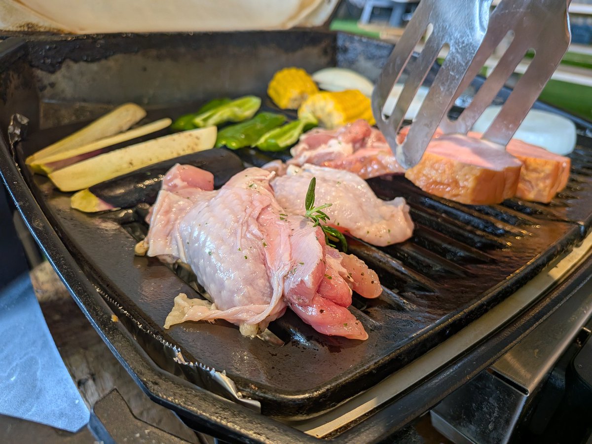 えすけー tweet media