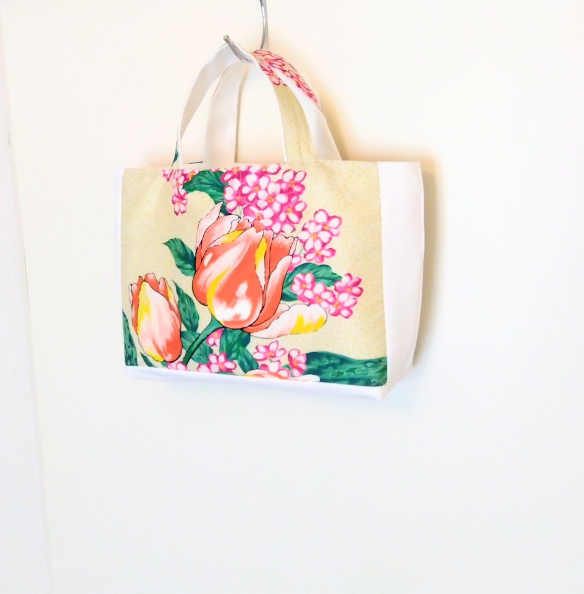 いやはやポニアポンで出してる復刻アンティークのセンスの良さよ。

#ハンドメイドトートバッグ
#着物リメイク