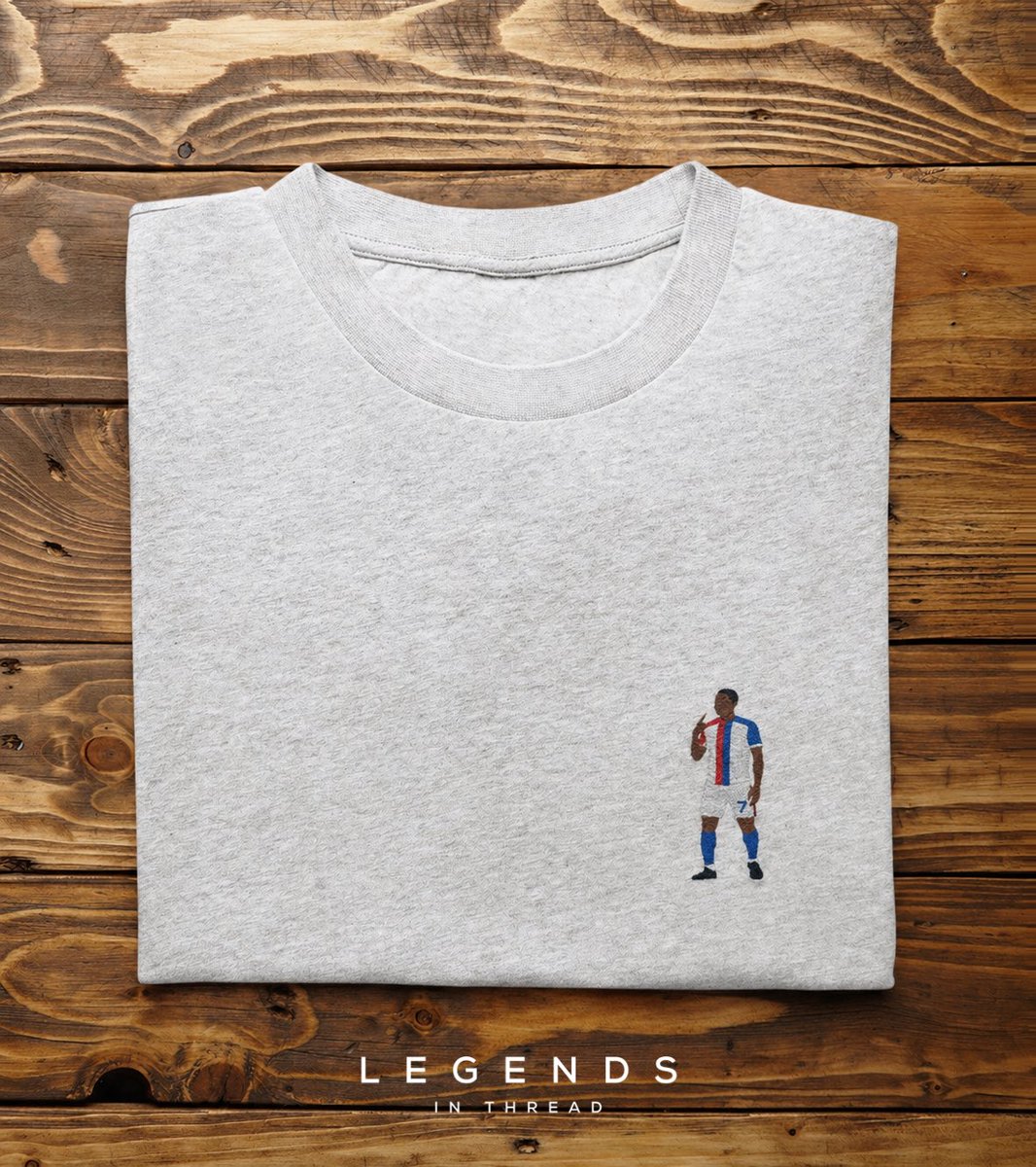 LegendsInThread's tweet photo. Blink and he’s through.

Ismaïla Sarr, all pace, no panic.
Glides past, slots it home, job done.

Premium embroidery, free shipping. 

https://t.co/KlU0ervxZH

#CPFC #CrystalPalace #Sarr #LegendsInThread #WearYourPassion https://t.co/52r5jnDjhQ