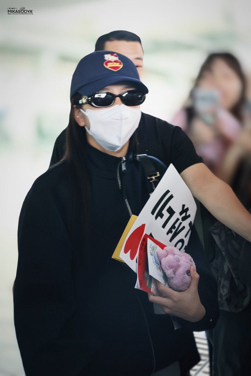 flOoweryy tweet media