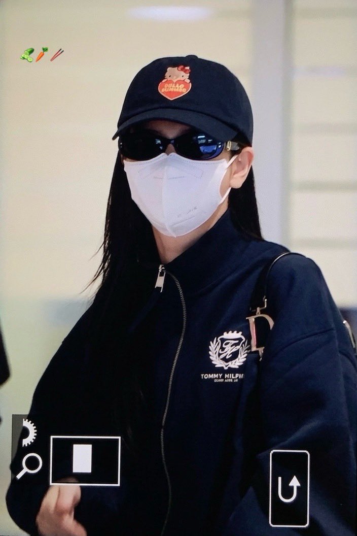 flOoweryy tweet media