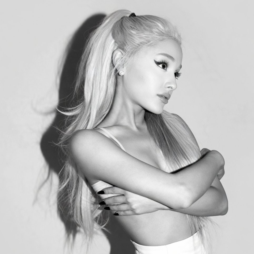 Ariana (fake) tweet media