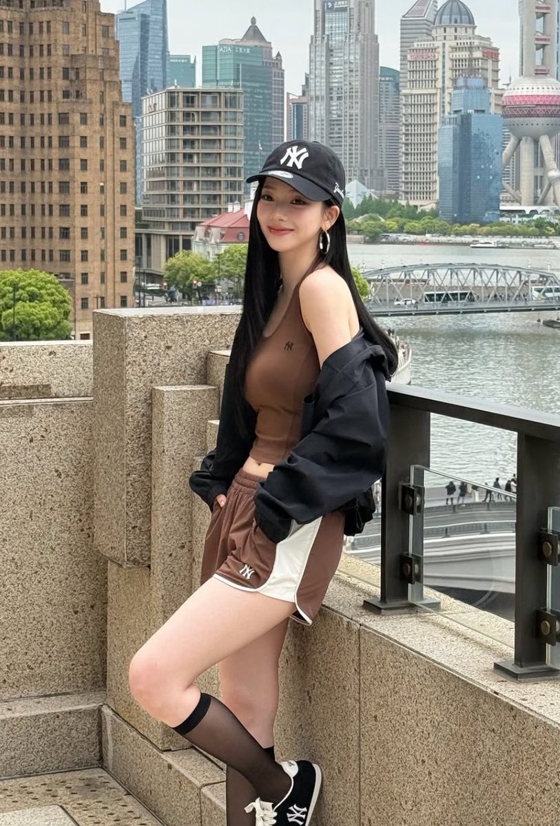 hourly karina tweet media