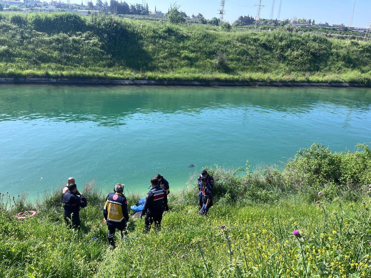 Adana’da Sulama Kanalında Kadın Cesedi Bulundu

Adana Yüreğir'de sulama kanalında kimliği henüz belirlenemeyen bir kadın cesedi bulundu.