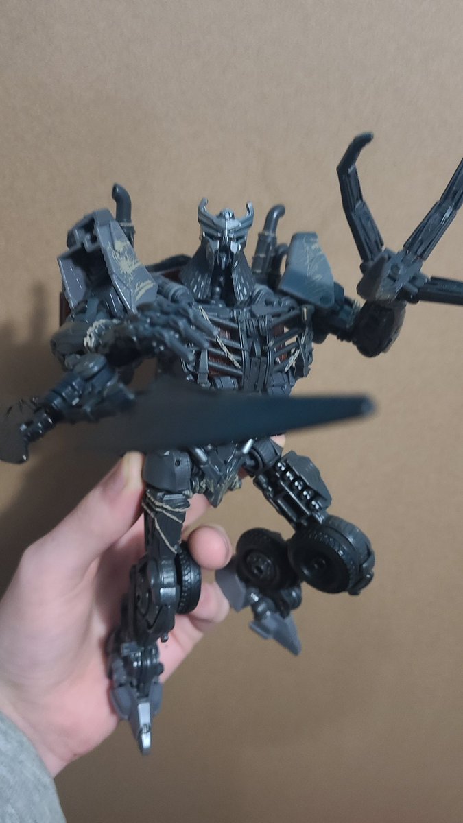 TFanPage101's tweet photo. Omg I got the new Scourge figure https://t.co/NKror9jUeC