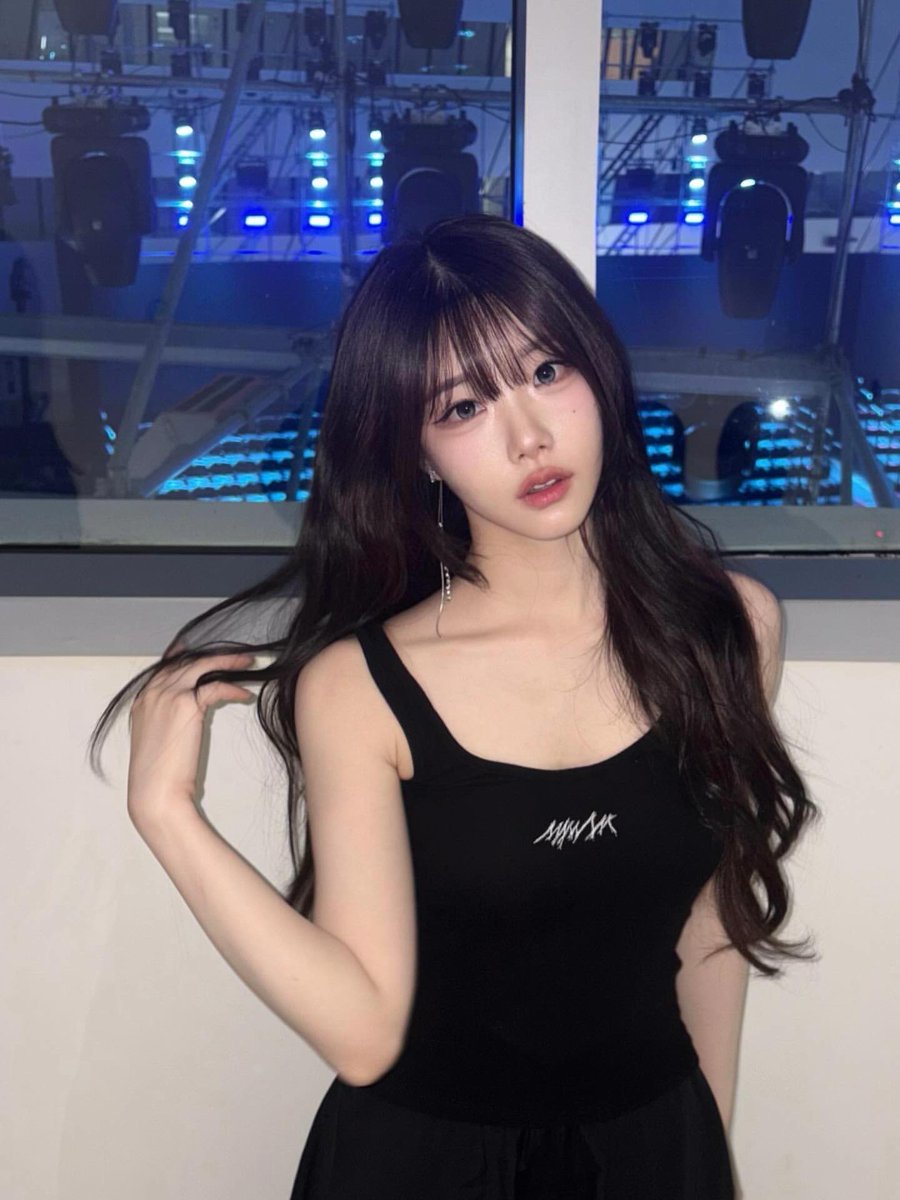 haneul__yeondal's tweet image. ⁺˚꒰ 기재된 링크를 통해 구매 발생 시 수수료를 지급 받습니다 ꒱˚⁺

꒰১ 260426 클라씨 채원 옷 정보 ໒꒱

🔎 므아므 (MMAM)
₊⁺⊹ Logo sleeveless layered dress
🔗 musinsa.com/curator/goods/…

#CHAEWON #채원
#CLASSy #클라씨