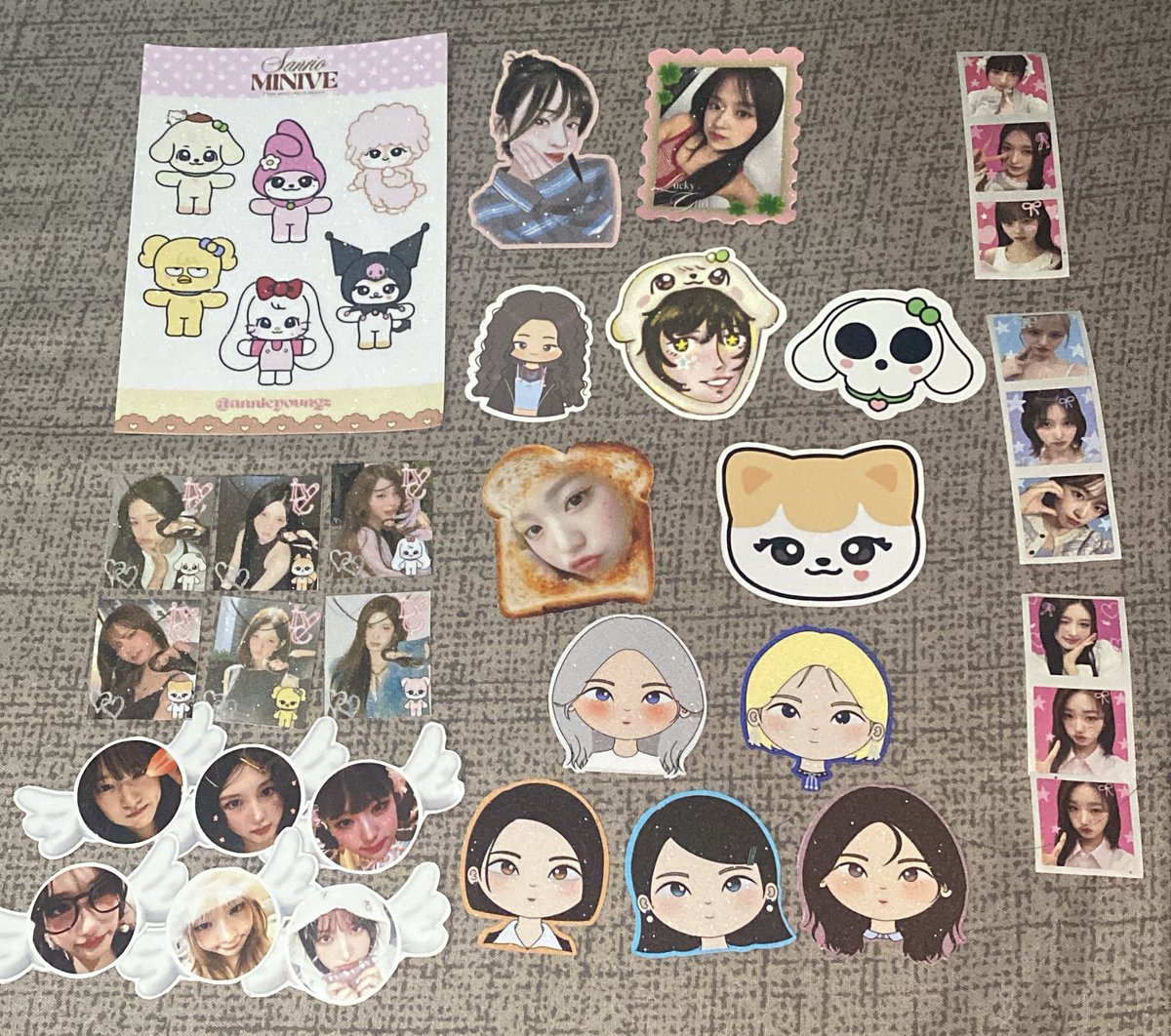 yangjongyun's tweet photo. FREEBIE HAUL with @hughchui

thank you so much for those who trade with me. if you received one of our freebies, i hope you like them as well 🫶
#SWIAinMANILA #IVE https://t.co/xj02IDLvjZ