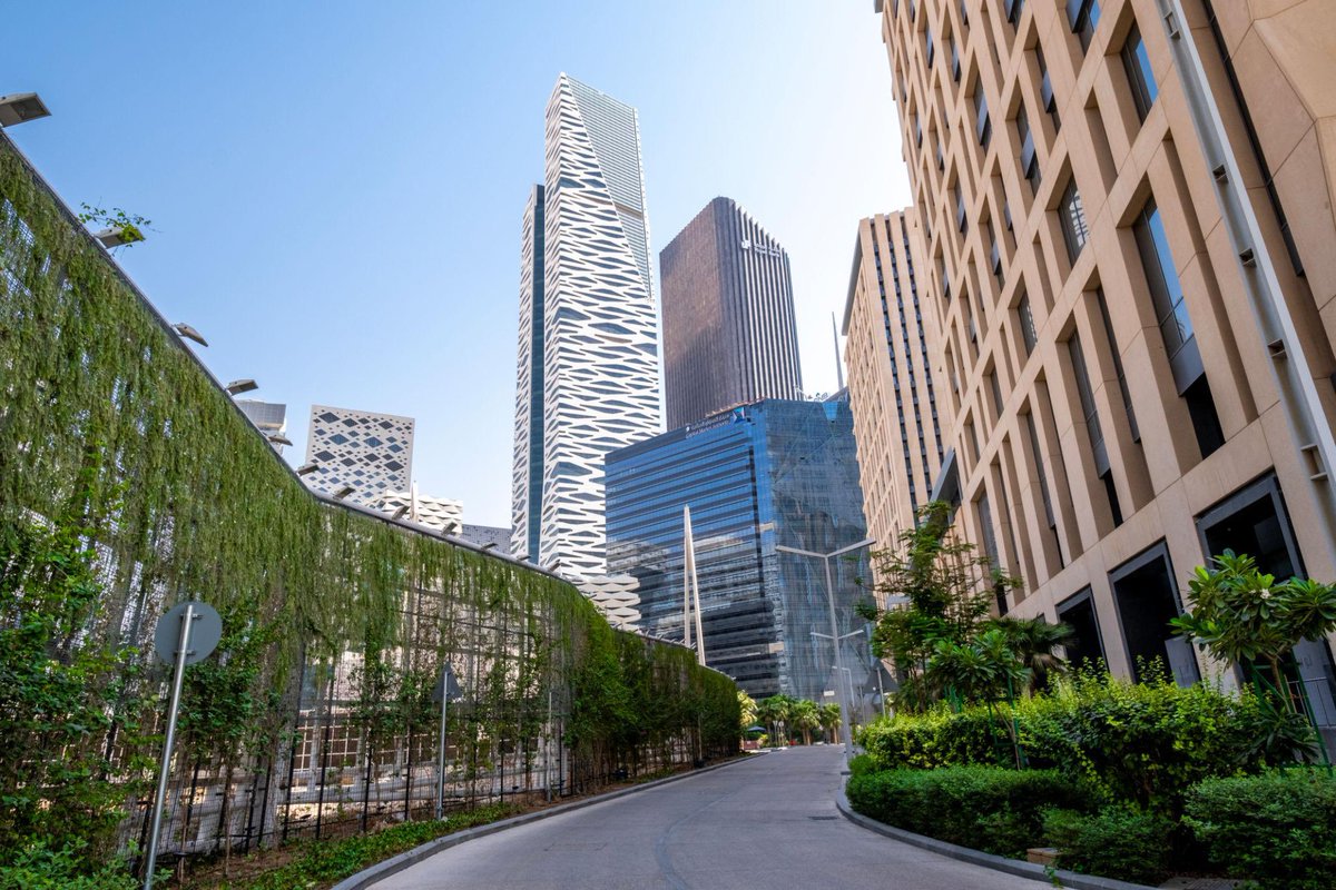AlkhaldiShaman's tweet image. Saudi Arabia’s future is rising fast, from smart cities to cultural landmarks, the Kingdom is redefining innovation while preserving its rich heritage. #SaudiArabia #Vision2030 #FutureForward