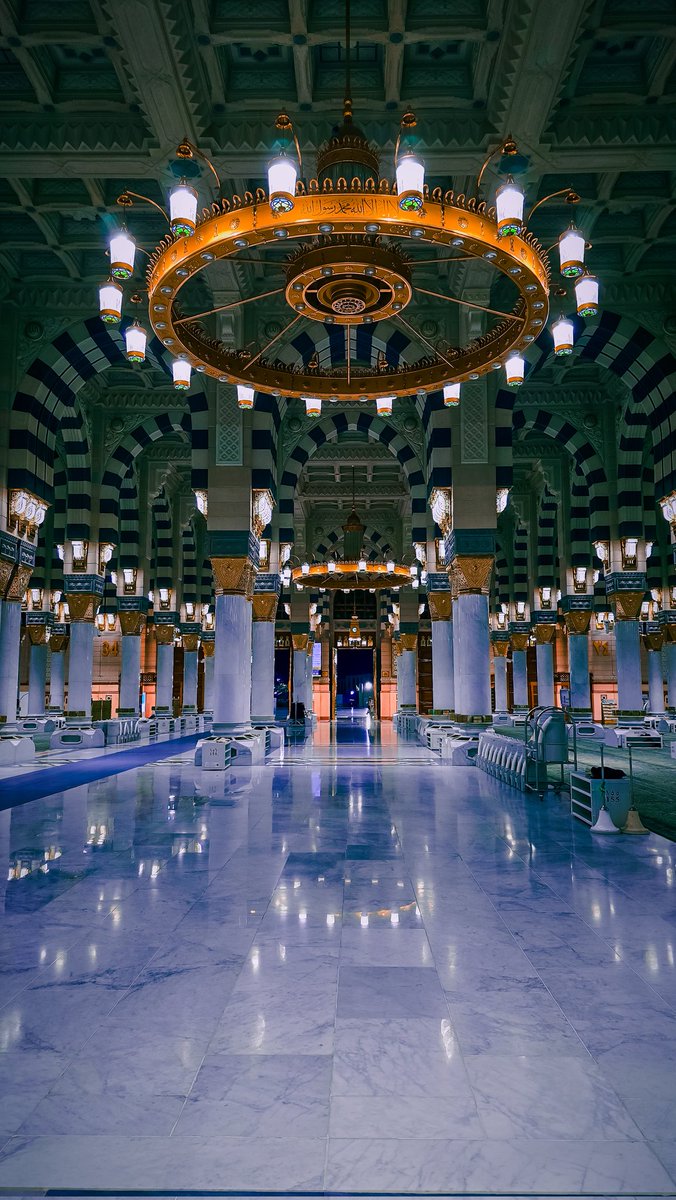وَما طَلَبَ المشتاقُ شيئًا سِواكُمُ
وَلا سَكَنَت نَفسٌ إِلاّ بِلُقياكُمُ