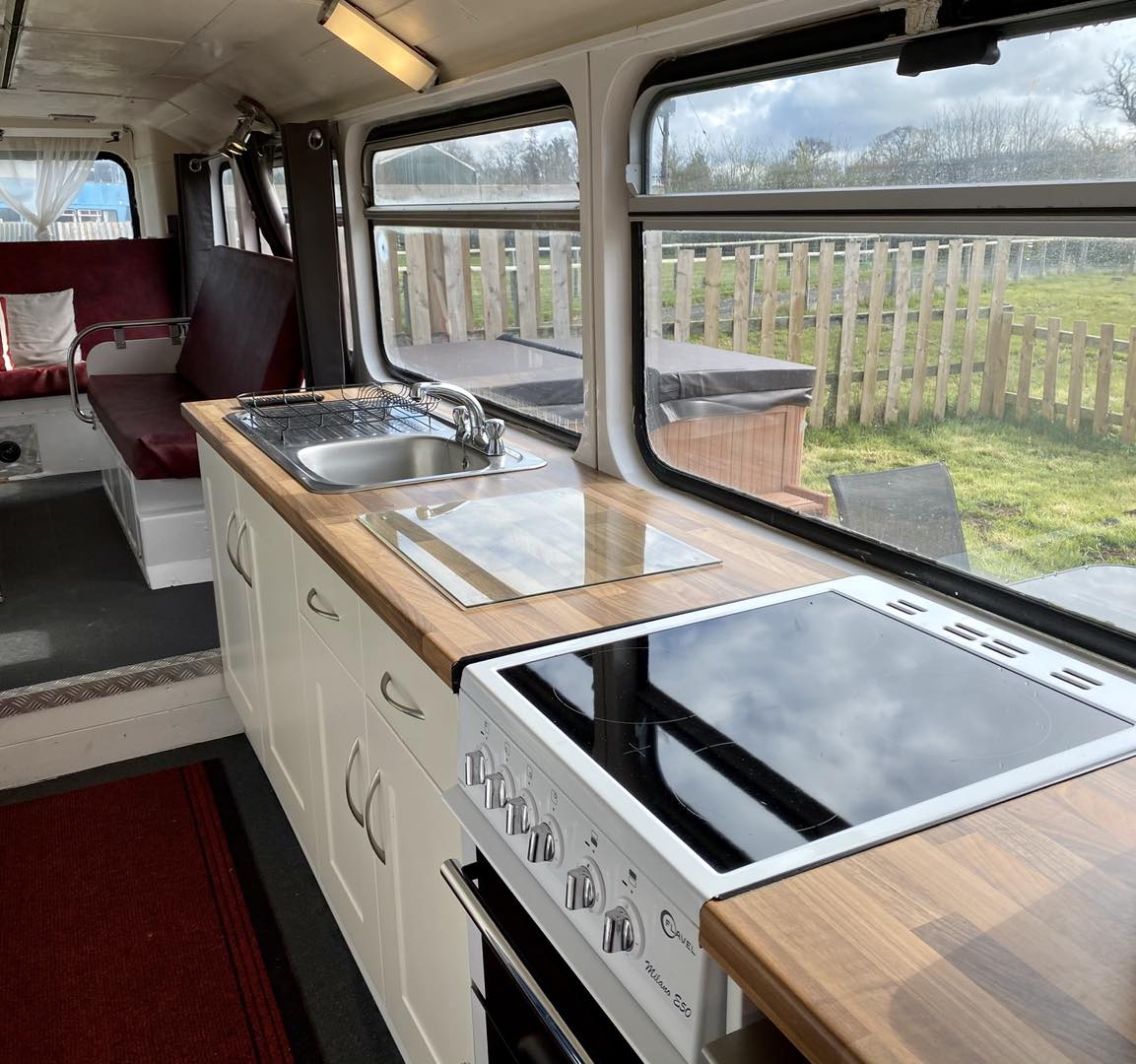 CampaGlam's tweet image. Double Decker #Bus #Glamping in #Shropshire with @pigeondoor dog friendly, choice of three quirky Double Decker buses all with private hot tubs, nestled in the heart of the countryside.
campaglam.com/glamping/uk/en…