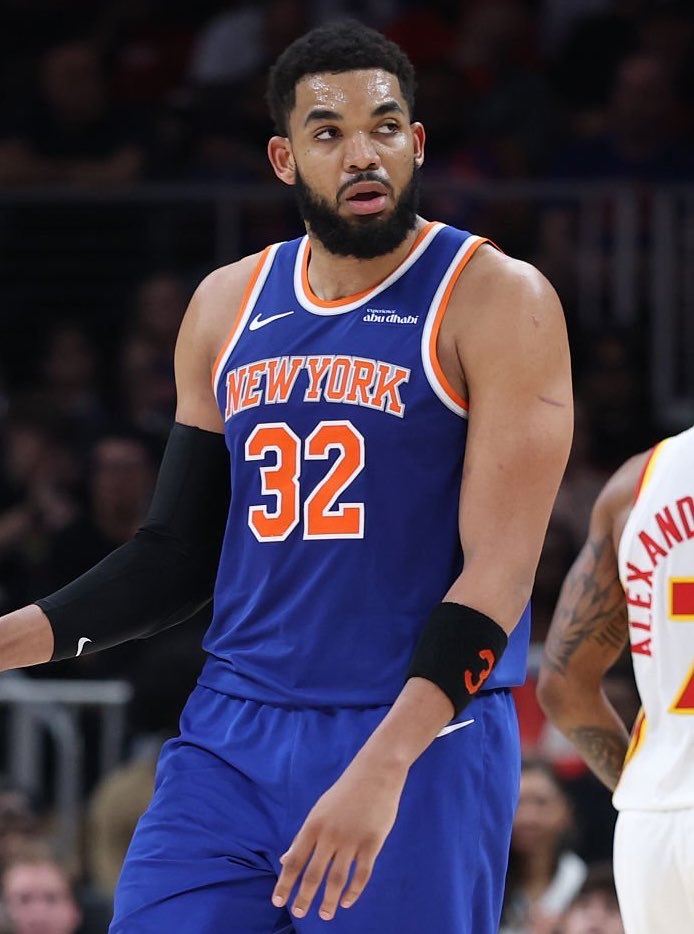 NBA_Legendary's tweet photo. HISTORIQUE

Karl-Anthony Towns 😺 devient le 4ème joueur de l’Histoire des Knicks à réaliser un Triple Double en Playoffs 🫡

20 PTS - 10 REB - 10 AST📊

New York recolle à 2-2 face aux Hawks 🤜🏼🤛🏻 https://t.co/Oh5siqor4c