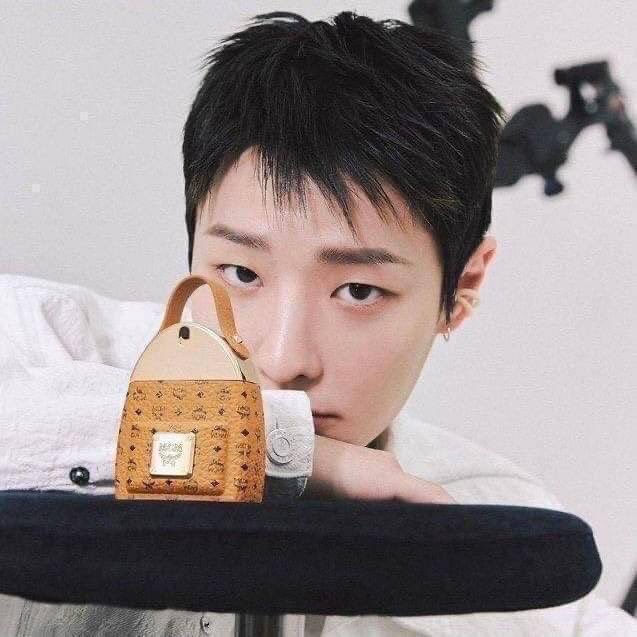 fudfidontheroad's tweet image. MCM Eau de Parfum 75ml กล่องซีล 1790.- ส่งฟรี
แพคเกจกระเป๋าน่ารักกระจุ๊กกระจิ๊กสมกับกลิ่นแนวดอกไม้ผลไม้หอมหวานน่ากินปนกลิ่นไม้คลีนๆดูคลาสสิค มีไว้รับรองว่าไม่ตกเทรนด์
#น้ำหอมแท้ #MCM #น้ำหอมMCM #ชี้เป้าโปรถูก #น้ำหอมแบ่งขาย #รีวิวน้ำหอม #ส่งต่อน้ําหอม #น้ำหอมจิ๋ว #ส่งต่อคสอ