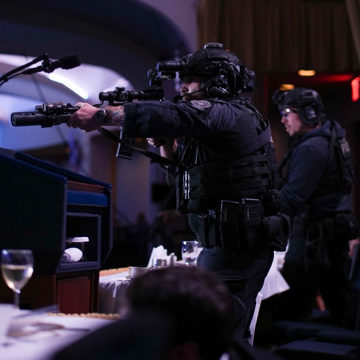 ᴅᴇᴡ tweet media