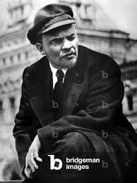 LeftweetFrench's tweet photo. "Lénine mauvais philosophe allez hop envoyer confession" https://t.co/MU7EPE5otB