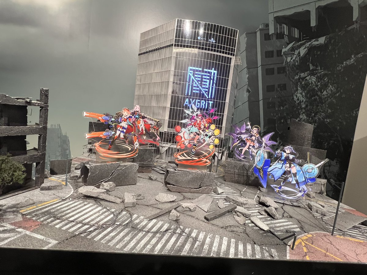 efuefu0322's tweet image. 渋谷にAXGRIT 企画 「ホロライブEnglish -Myth-＆-Promise-」のPOP UP SHOP行ってきました！
本当にみんなかっこよすぎた…！
べーちゃんのフィギュアもめっちゃかっこよかったです！
#AXGRIT
#holoMyth
#holoPromise
#シブツタ
#IP書店
#デザインココ