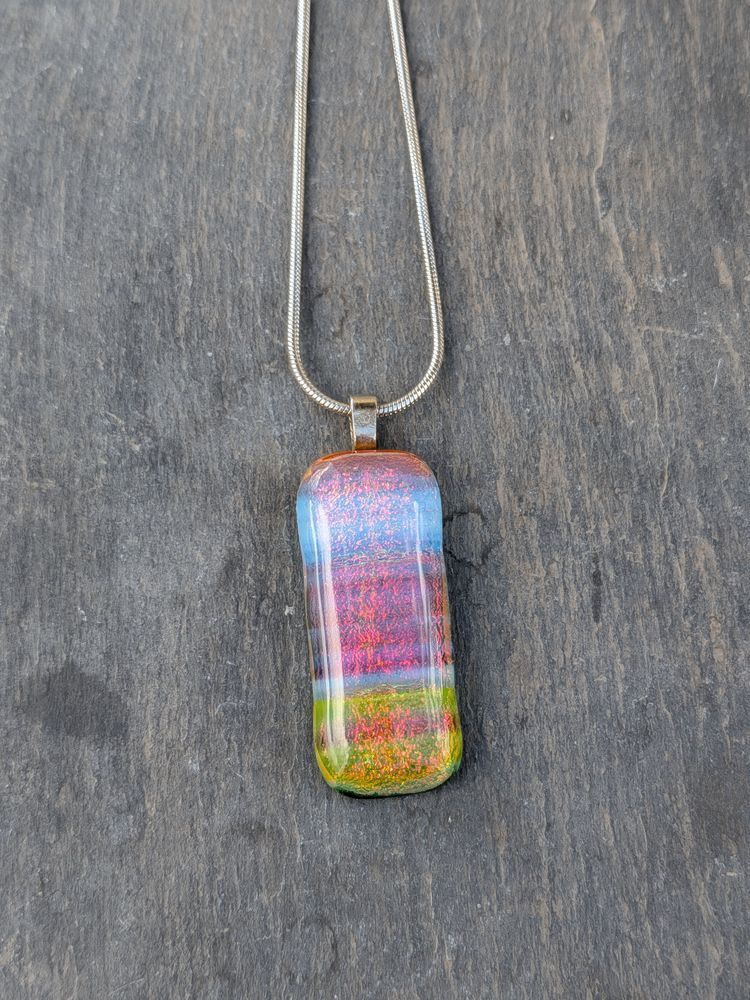 Samphireglass's tweet image. I have only one of these beautiful ethereal sparkling sunset necklaces left in stock. Lovely sparkling gold and red set on banded landscape glass. Lovely vibrant gift ideas.

#ukgiftam #ukgifthour #etsy

samphireglass.etsy.com/listing/4483...