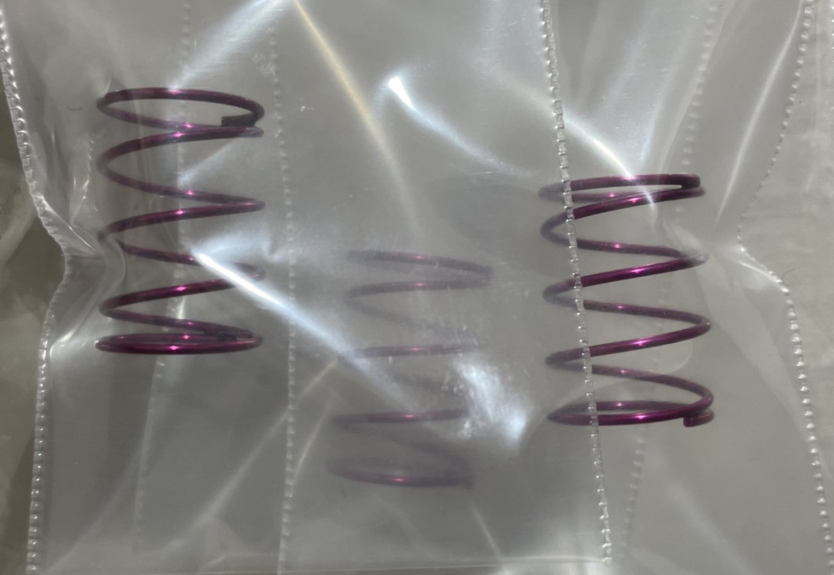 【セイミツ LS-32用 新スプリングを近日販売予定】
標準スプリングより少し硬めで、セイミツで標準より20%硬いとされるLS-32-01-SUSのスプリングより少し柔らかめ…
ちょうどいい中間テンションのスプリングを用意しました。
「標準は軽すぎるけど、SUS用は重すぎる…」って人にオススメです😊