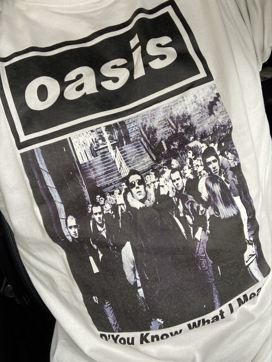 cw_yoshitake's tweet image. もう半年か
撮ったの見返したら泣けてきた
そして今日もオアシスTシャツ
 #OasisLive25