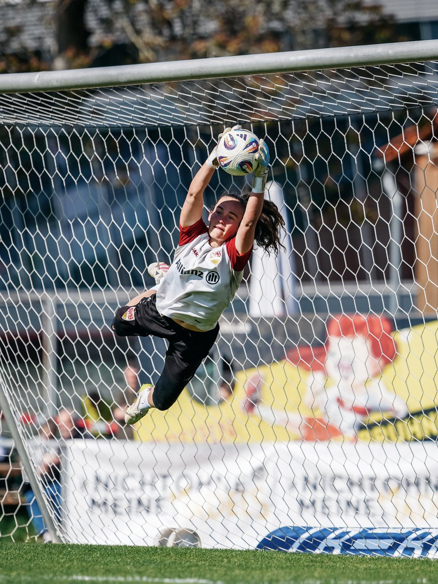 VfB_Frauen's tweet photo. Warm 🆙

#VfBFrauen | #VfB | #VfBSVM | #2FBL https://t.co/J9OZOnMcOF
