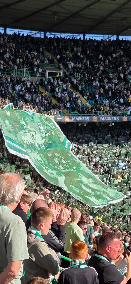Tartan_GHopper's tweet image. Was at Celtic Park for @CelticFC v @FalkirkFC.  Really enjoyable with some cracking goals.  

First game after the split snd now its over to Rangers snd Hearts to see if they can respond.

#groundhopping #celtic
#falkirk #spfl