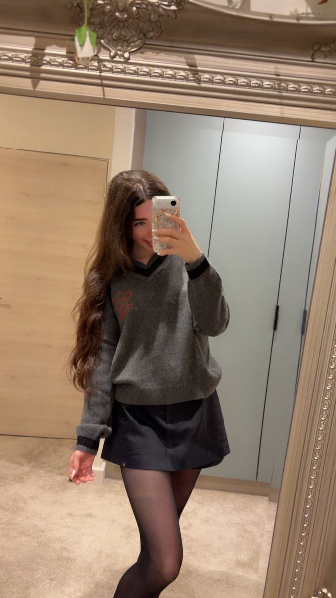 prncsarabella's tweet photo. fine… who wants a face reveal? https://t.co/6RqnnG9FVN