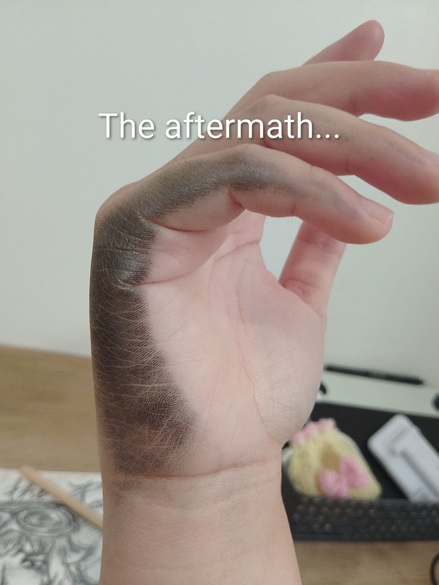 elystrations_'s tweet image. Water the Roses (Flavor Foley)
It's been a while, so here's a messy sketch of GUMI 🥀

#gumi #vocaloid #flavorfoley #fanart