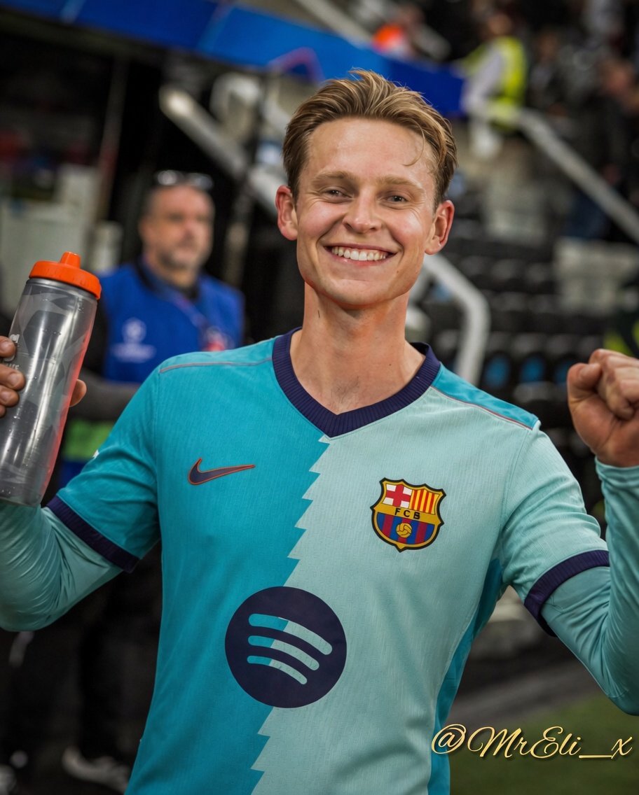 MrEli_x's tweet photo. 🚨 𝗟𝗘𝗔𝗞: FC Barcelona’s 2026/27 third kit. 🔵🔴

A bold half-and-half design featuring two shades of green with a jagged split. 💚

[Via: @BlaugranesBarca]

💭 Rating this out of 10… what are you giving it? 👀🔥 https://t.co/m32hwK10Jo