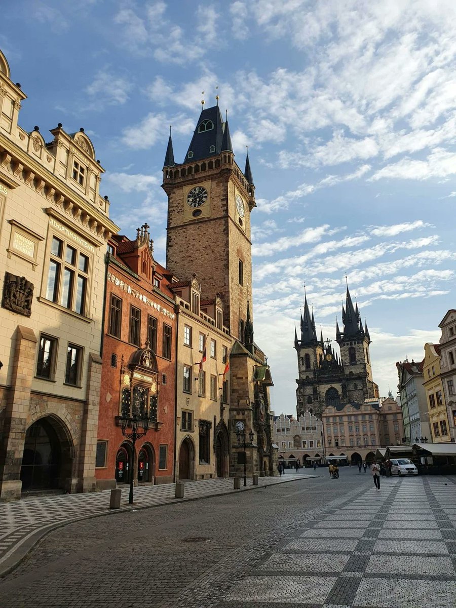RJonTourUK's tweet image. Prague is a wonderful city with many things to see, including iconic, must-see tourist attractions. Top places to visit include Old Town Square, Prague Castle, St Vitus Cathedral and the Charles Bridge. 

rjontour.com/things-to-do-i… #prague #travel #CzechRepublic