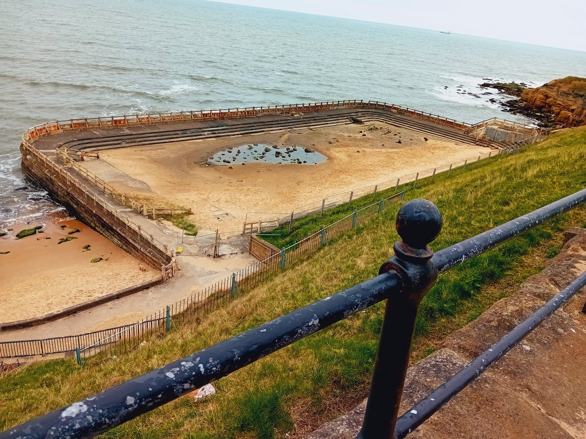 CarolinePo75107's tweet image. Tynemouth Pool from uppaheight.  Sad to see it in this state.
#Tynemouth 
#NorthTyneside
#Northumberland