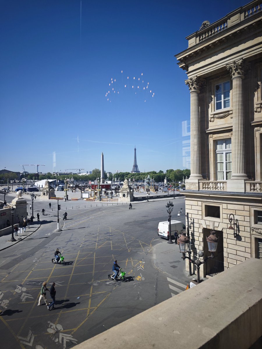 FrdricCostes's tweet image. Détails de l'hôtel de Saint-Florentin, demeure des Rothschild pendant un siècle jusqu'au pillage des Nazis (36000 oeuvres !) #Paris
