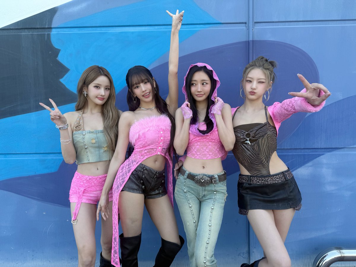 [📸] 260426 인기가요 ON THE GO ‘Who is she’ 무대 완료

#KISSOFLIFE #키스오브라이프 #KIOF
#Who_is_she 
#인기가요