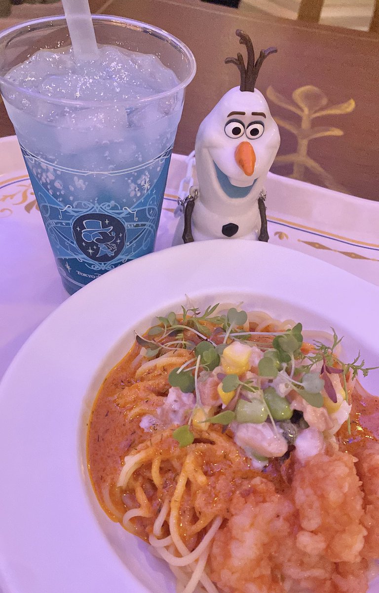 アレンデールの冷製パスタ🍝
まさかのお皿が無地だったwwwww
新しい紙皿見たかった🤭