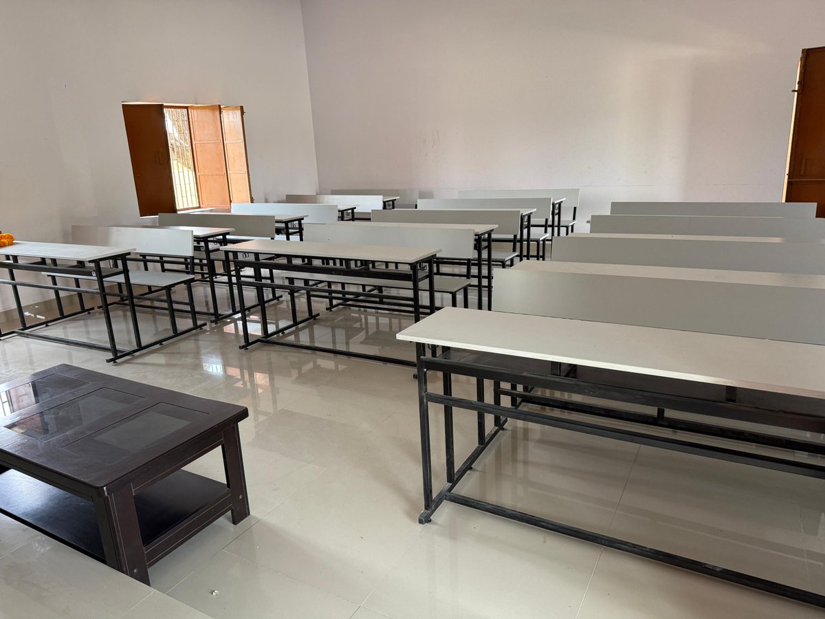 EdCIL_India's tweet image. EdCIL (India) Limited, under its Corporate Social Responsibility programme, successfully inaugurated Classroom Development &amp;amp; Toilet Block Construction at Kisan Inter School, outer Varanasi.
#EdCIL #CSR  #MinistryOfEducation #SwachhBharat #Varanasi #NEP2020