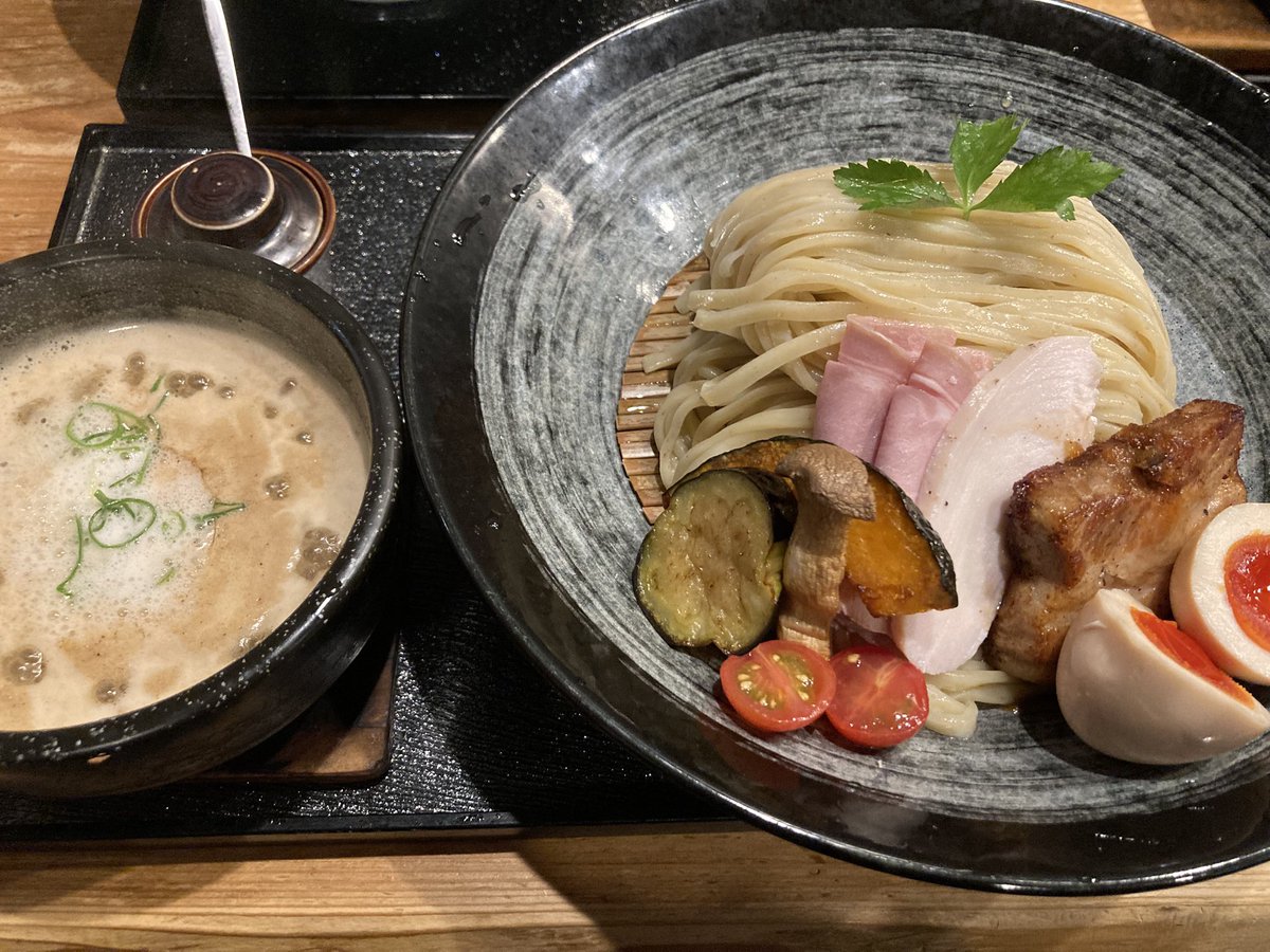 鰤 tweet media
