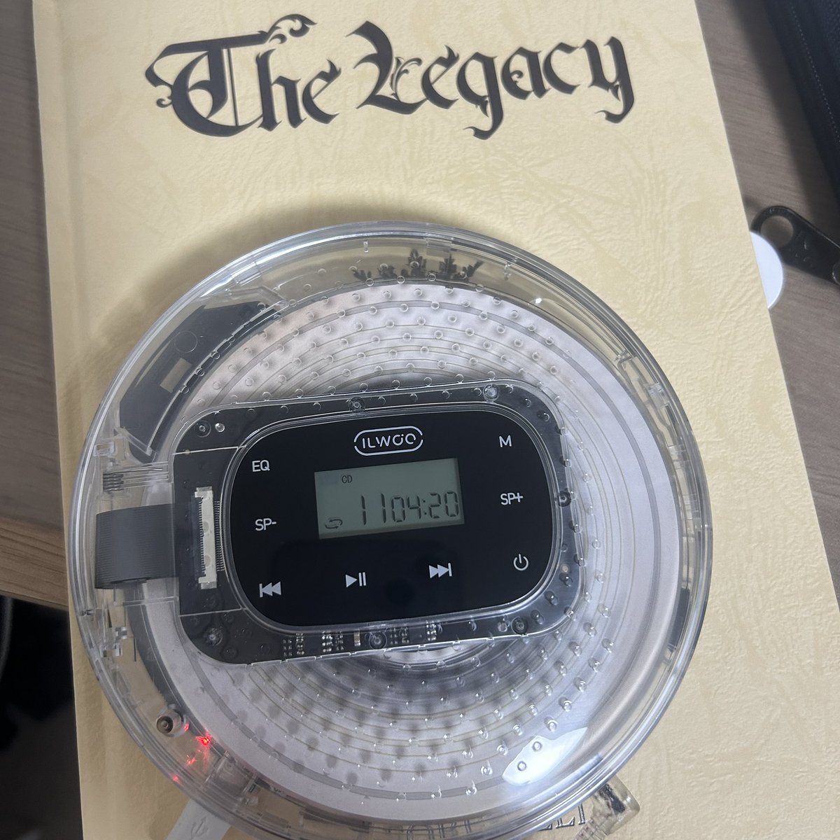 씨디는 속상해도 일단 듣고 있는데 역시 씨디 음원이 음질이 체고다 ....