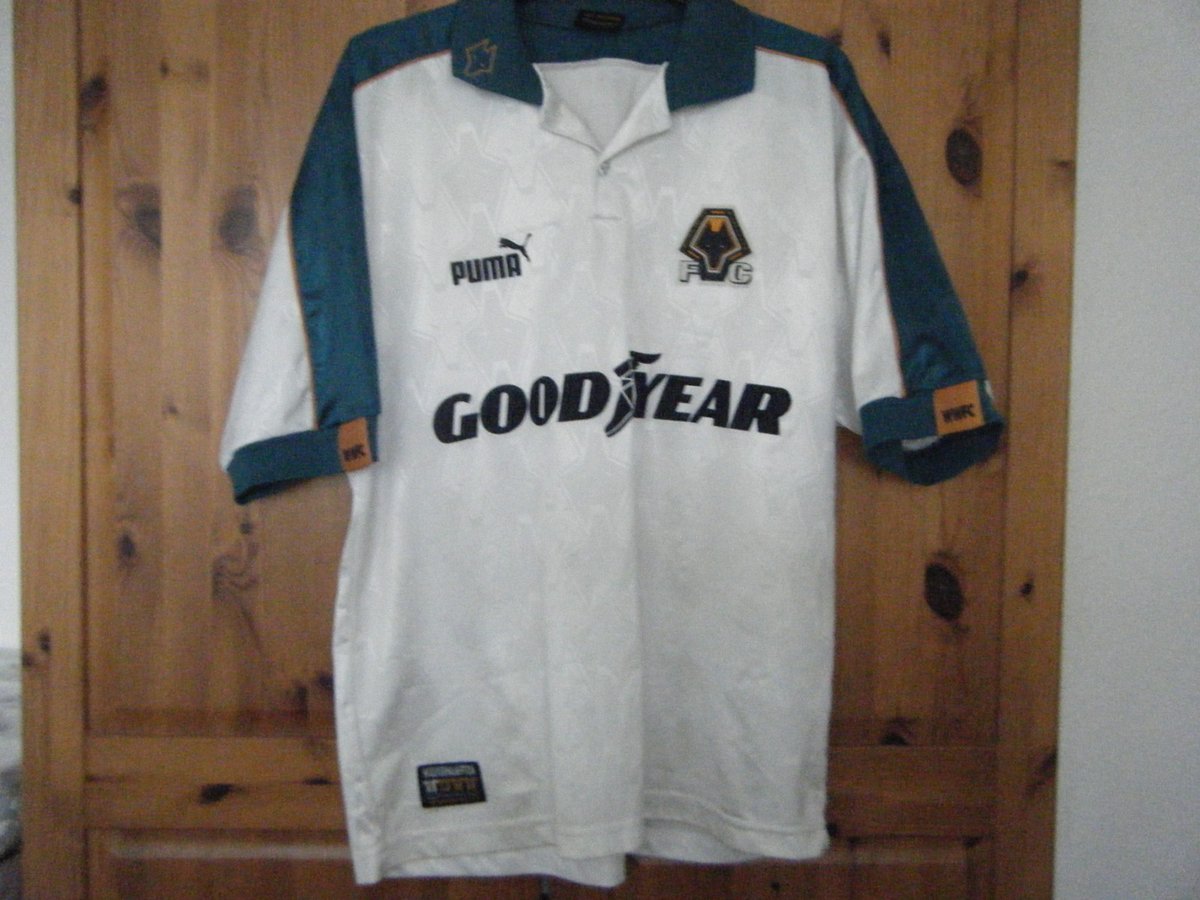 memorabiliaWWFC's tweet photo. Original Wolverhampton Wanderers Wolves 1997-99 Away Shirt Large SEE DESCRIPTION

£6.53 currently

4 bids

Ends Mon 27th Apr @ 8:07pm

https://t.co/FVJRjJkqM7

#ad #wolves #wwfc https://t.co/owUUPLYcmL