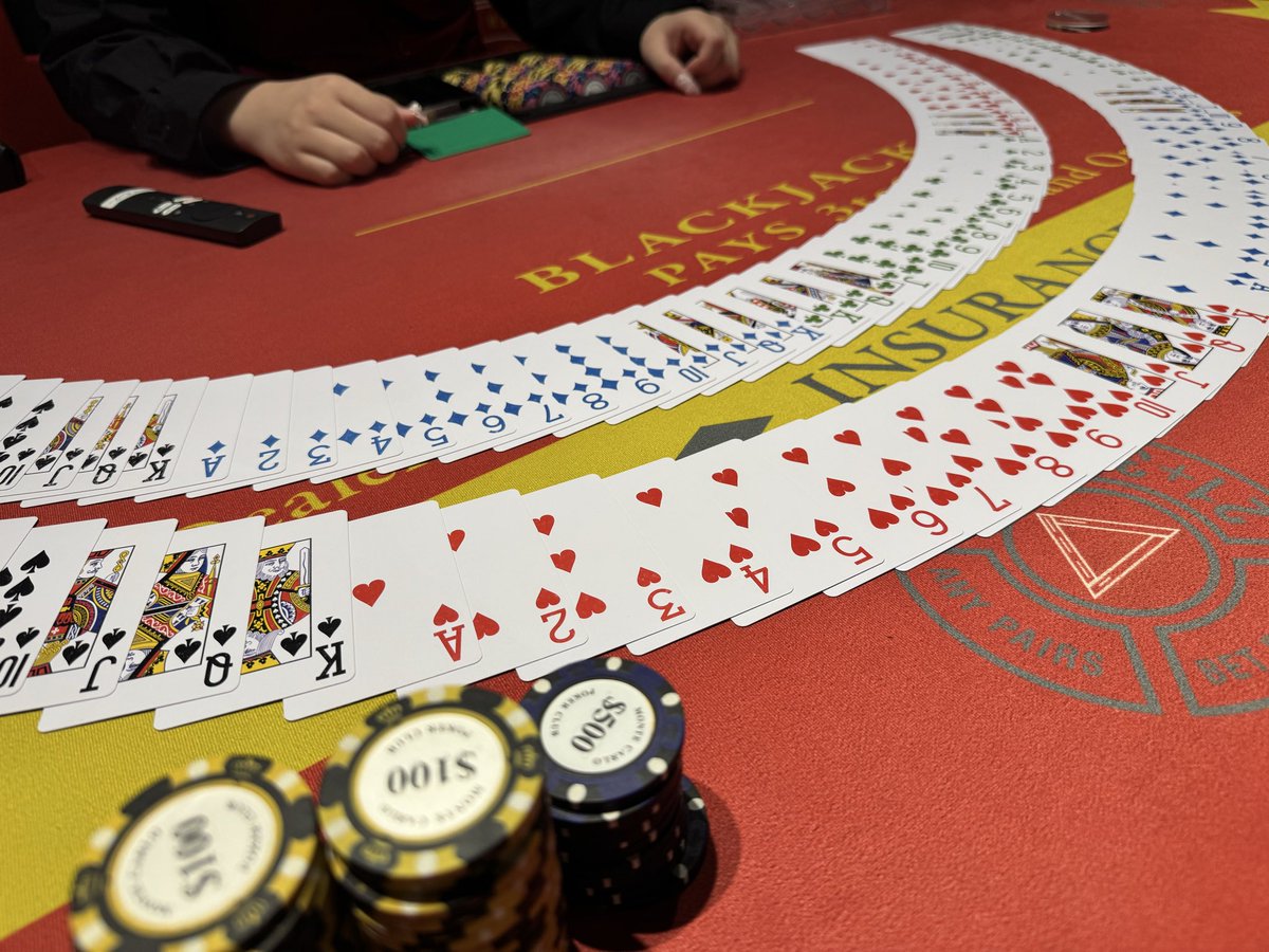 Fratz_Poker's tweet image. 50/100/100通常リングゲーム開始しております✨✨

ラスト3ハンド23時〜
Close:23:30

この後もご来店をお待ちしております❣

poker.dmm.com/stores/1345345

#ポーカー #poker #高田馬場 #早稲田 #リングゲーム #トーナメント #アミューズメントカジノ