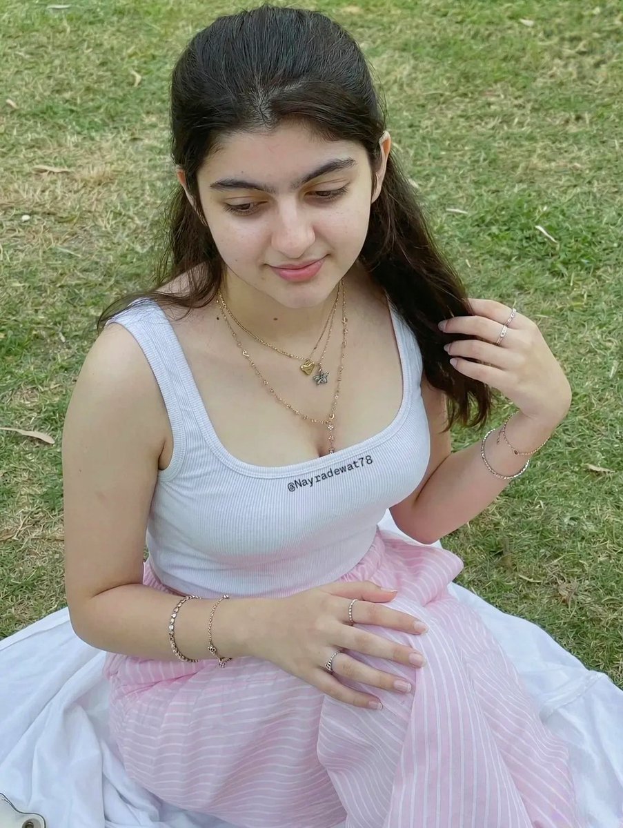 miss_annu96's tweet image. Hey...
     Just a girl in her pink era, soaking up the sun 🌞💗

Which slide matches your vibe today? Drop your number 

#SoftGirlSummer

#SoftGirl

#Pink

#Aesthetic

#PicnicVibes

#NaturalBeauty