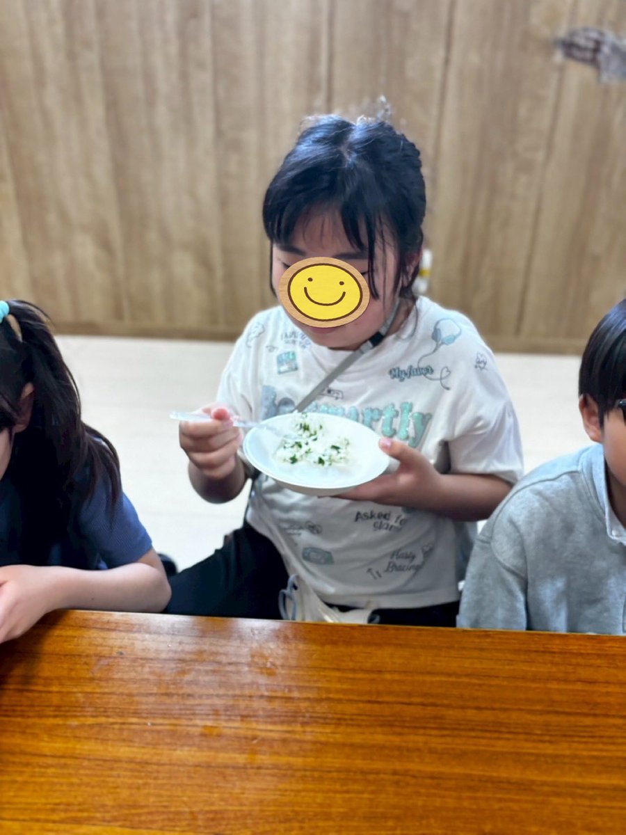 firstdream_04's tweet photo. ️⛑️西小松川教室⛑️
2026.4.26(日)
『非常食を食べてみよう』🥣
地震がおきて火や電気、水が使えないときには、どんなものが食べられるのか🤔非常食を知り食べてみて、いざという時のイメージを持ってみました💡

▽ファーストシーンドリームの詳細はこちら！
https://t.co/yO2C3uYhQs

#放デイ #防災 https://t.co/4kkh3CtAeb