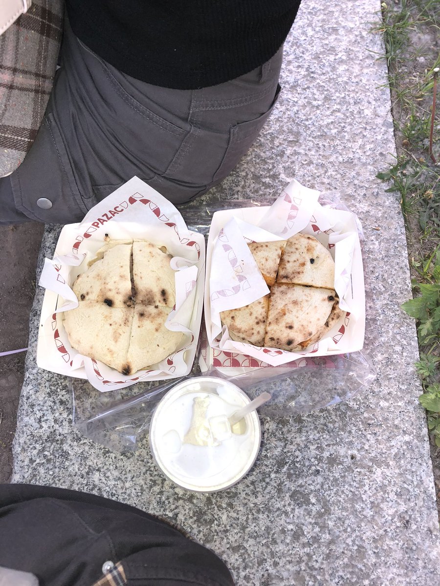 angellictk's tweet photo. 더정 사갖고 파작이랑 청계천 정복…… https://t.co/rXRqgmgKCj