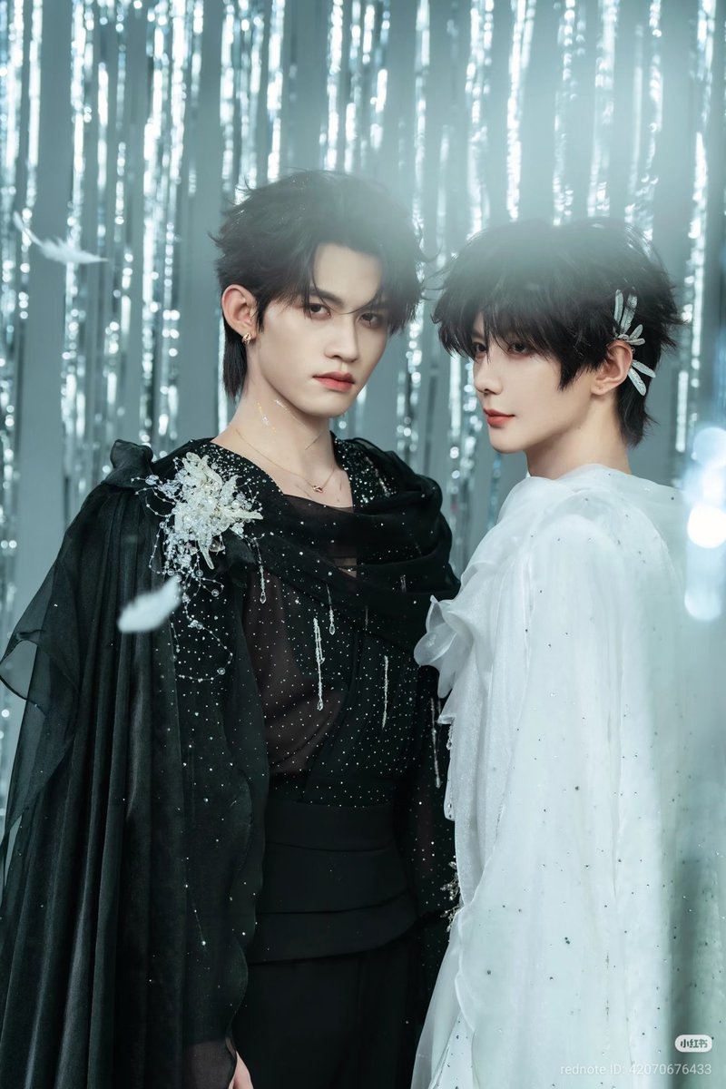 cantik95's tweet image. THIS LEVEL OF DIVINITY, SO ETHERAL 🖤🤍

#Yunqi #HaoYiran