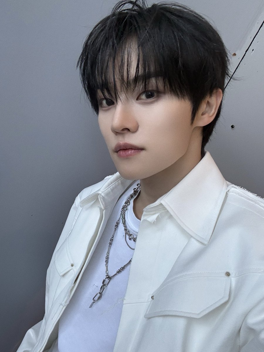 CYE_MEMBERS7's tweet image. 인기가요 온더고 클유아도 왔다구

#전민욱 #JEONMINWOOK 
#CLOSEYOUREYES #클로즈유어아이즈
#CYE #클유아