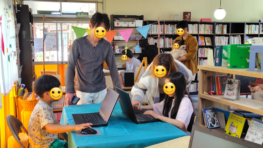 Daira_Chess's tweet photo. また今回はシンガポールで子供たちにプログラミングを指導した経験を持つノルウェイ出身のプログラマーの方が来館され、海外での諸事情やカリキュラムの進め方などについて、ご意見を伺うことができました。ありがとうございました。 https://t.co/wwtr1JX6Ad