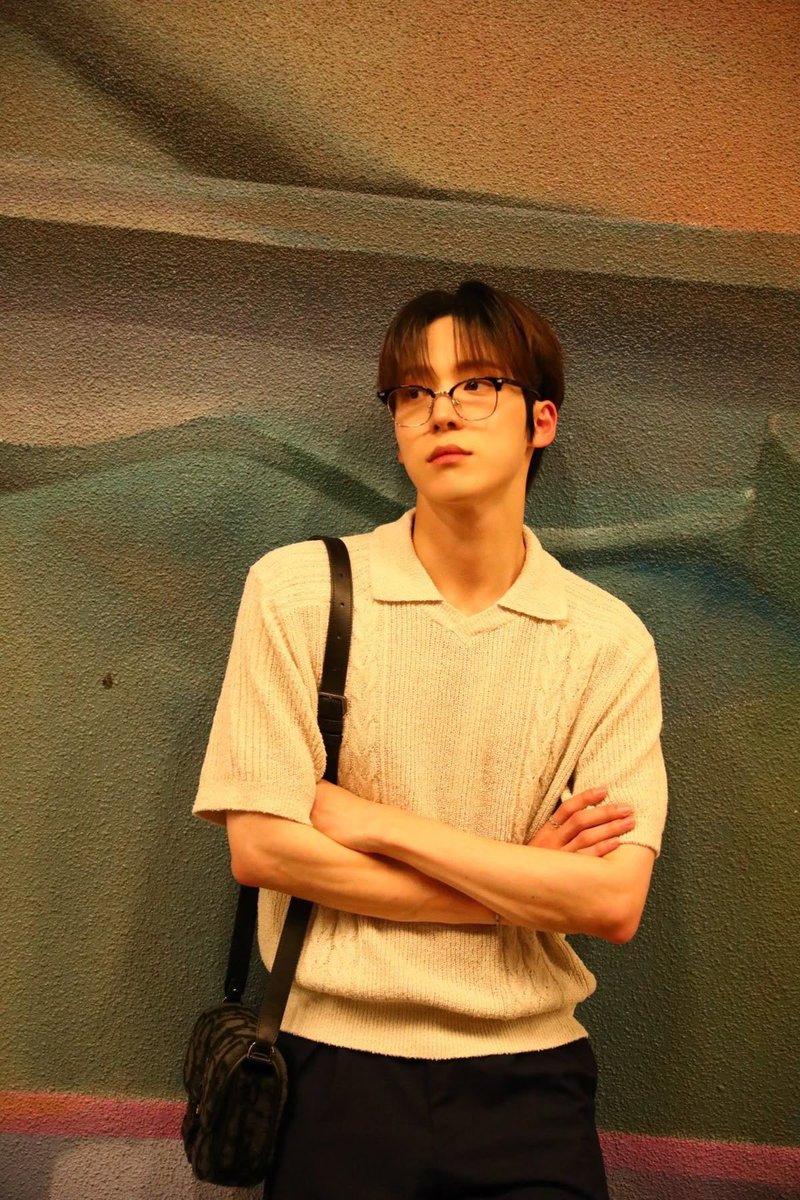 yungisholic's tweet photo. semua mertua deserved punya menantu kaya jeong yunho https://t.co/7s1KDQnN8M