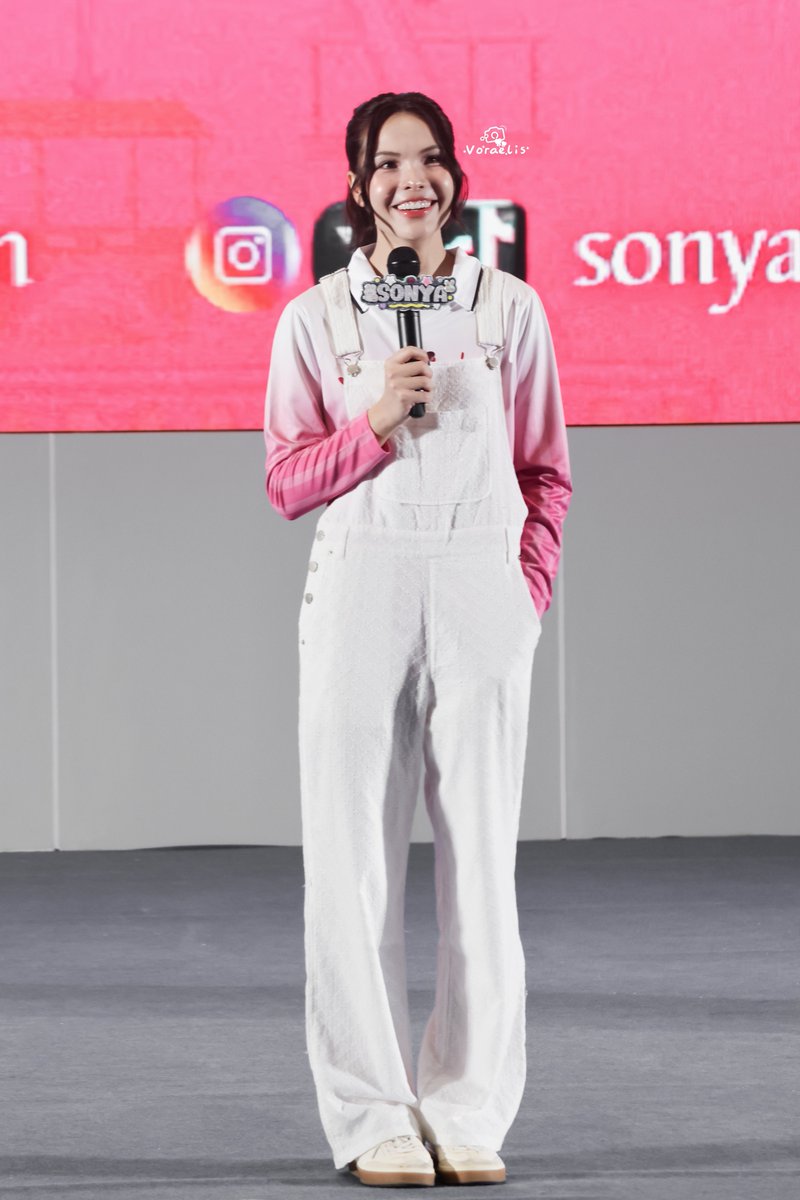 Voraelis's tweet photo. 𝟐𝟔𝟎𝟒𝟐𝟔

​BABY SONYA 27 YRS

#Sonya27thCelebration
#LMSY #ลูกหมีซอนญ่า 
#SonyaSaranphat 
#ซอนญ่าศรัณย์ภัทร์ https://t.co/J4iqF6mupy